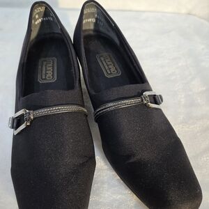 Munro Black Women's Shoes with Silver Buckle